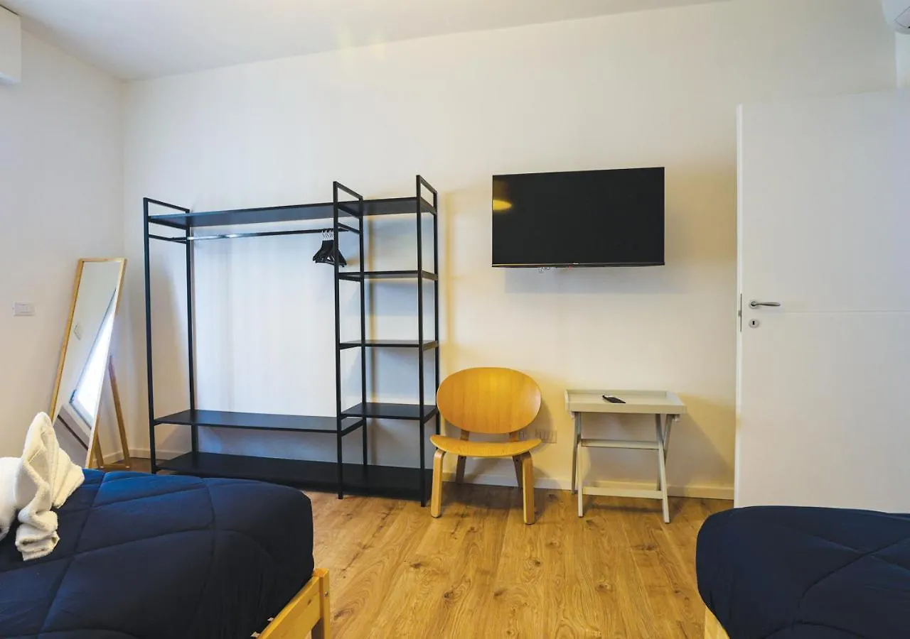 Casa Di Claudio-Near City Center Флоренция 0*,